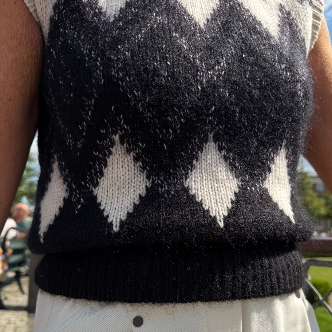 ELEVENTY VEST