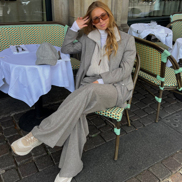 TAGLIATORE SUIT