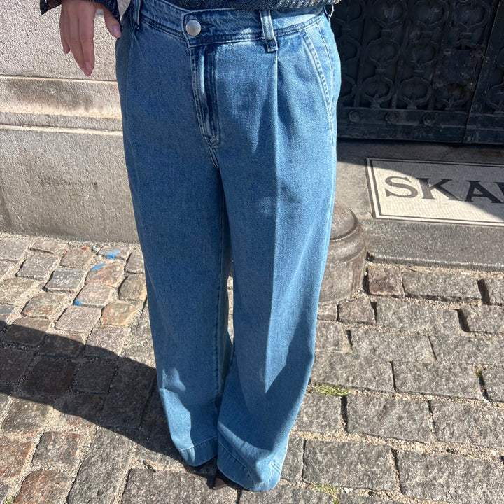 7FORALLMANKIND HILO JEANS