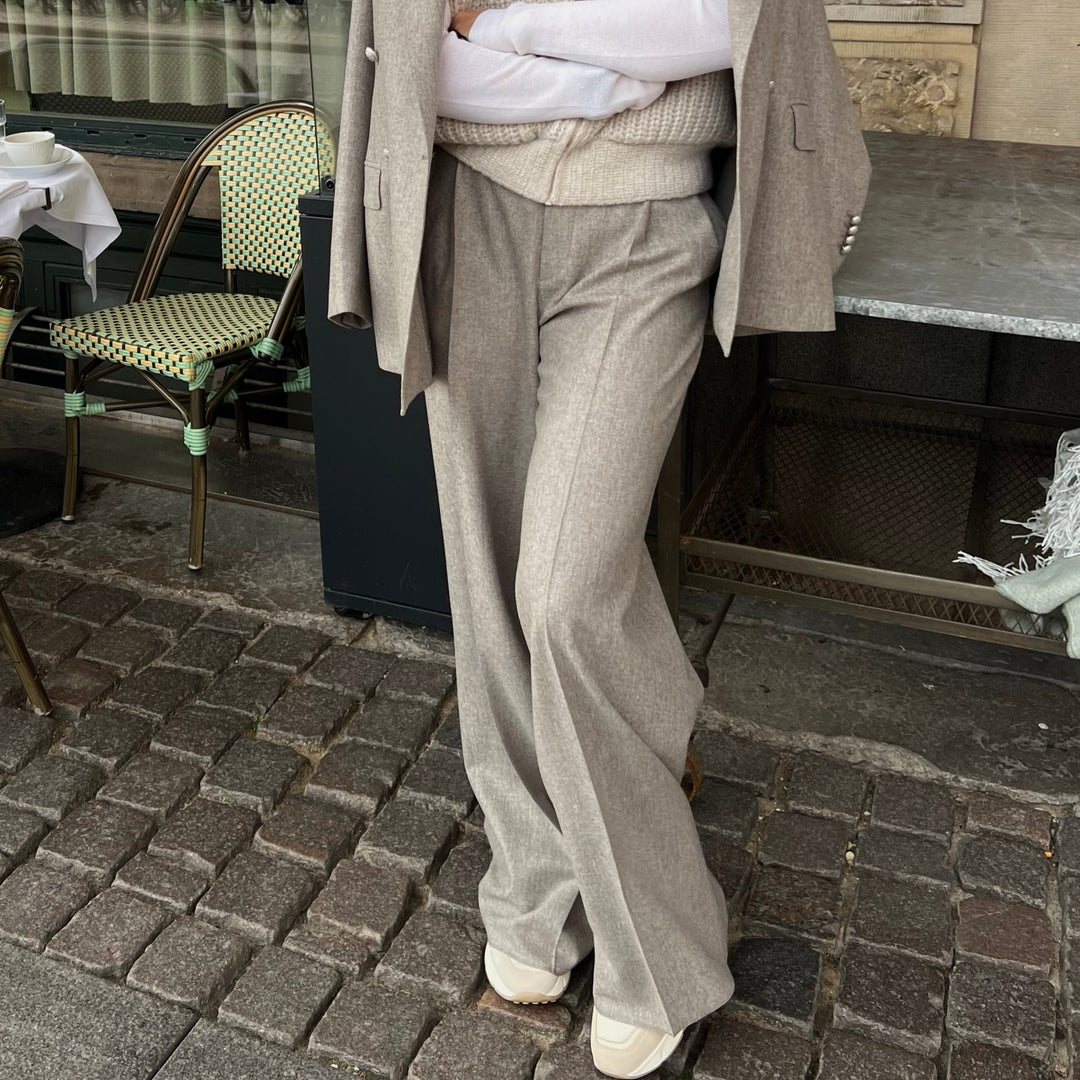 TAGLIATORE SUIT