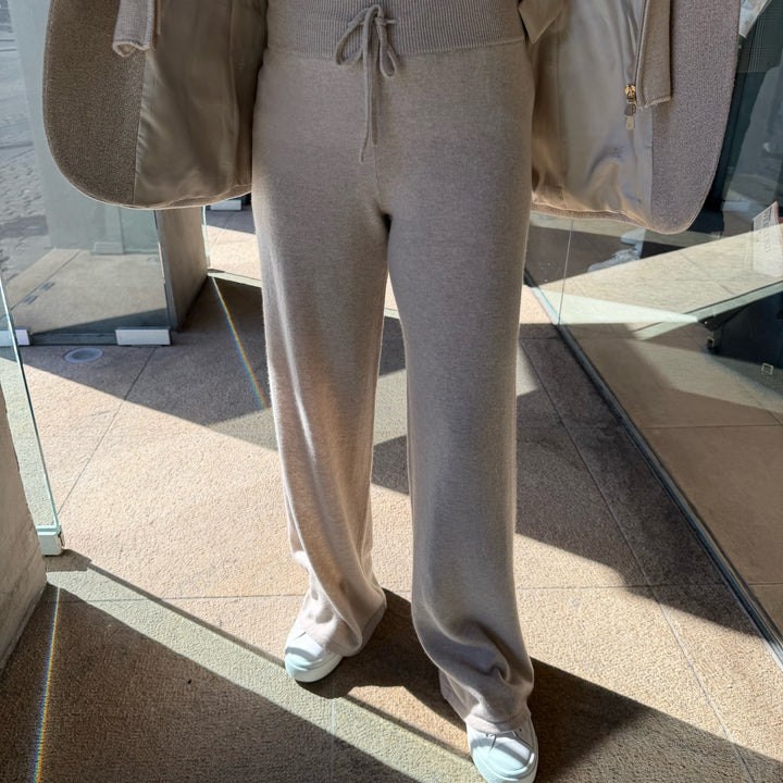 LISA YANG CASHMERE BUKS